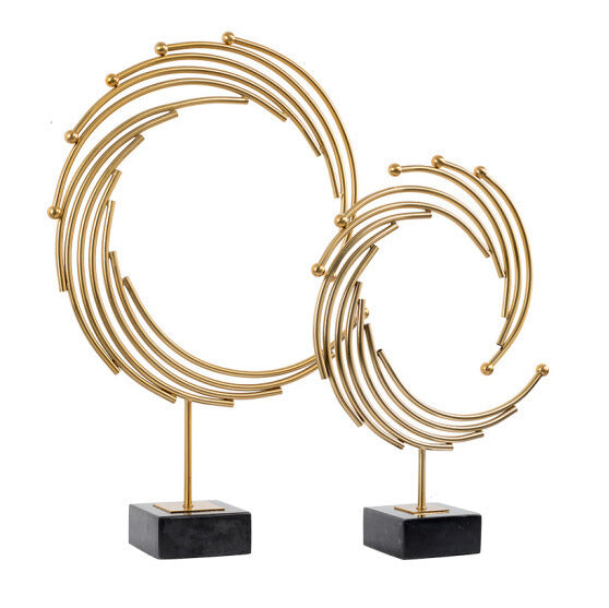 Maison's Golden Geometric Table Decor